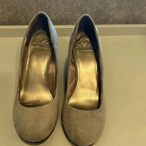 FERGALICIOUS WEDGE CLOSED TOE SUADE MATERIAL GREY 3.5 “ HEAL SIZE 7.5 NEVER WORN